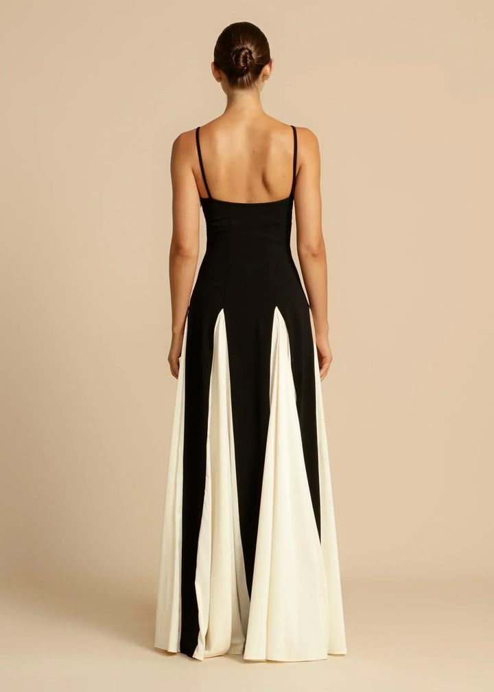 Contrast Ruffles Elegant Maxi Dress